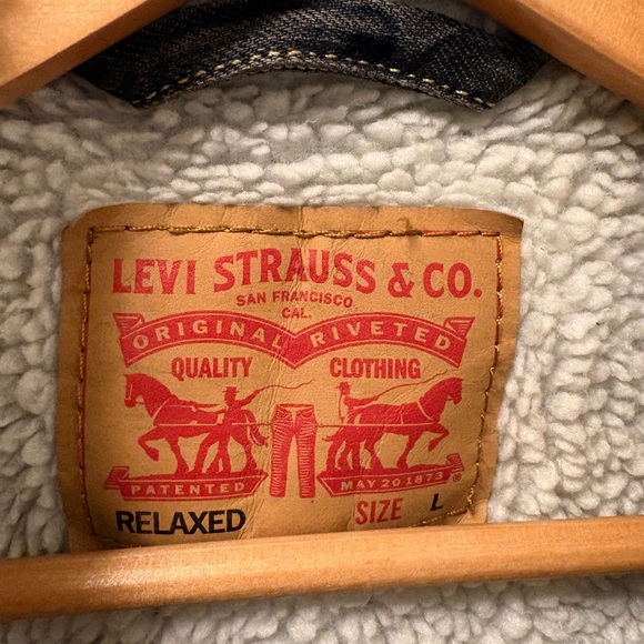 Levi's Men's Sherpa Lined Denim Jacket - Night Shadow Dark Wash - Picture 2 of 5